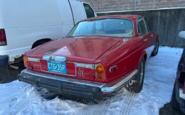 Jaguar-XJ12-1974-Sedan-12