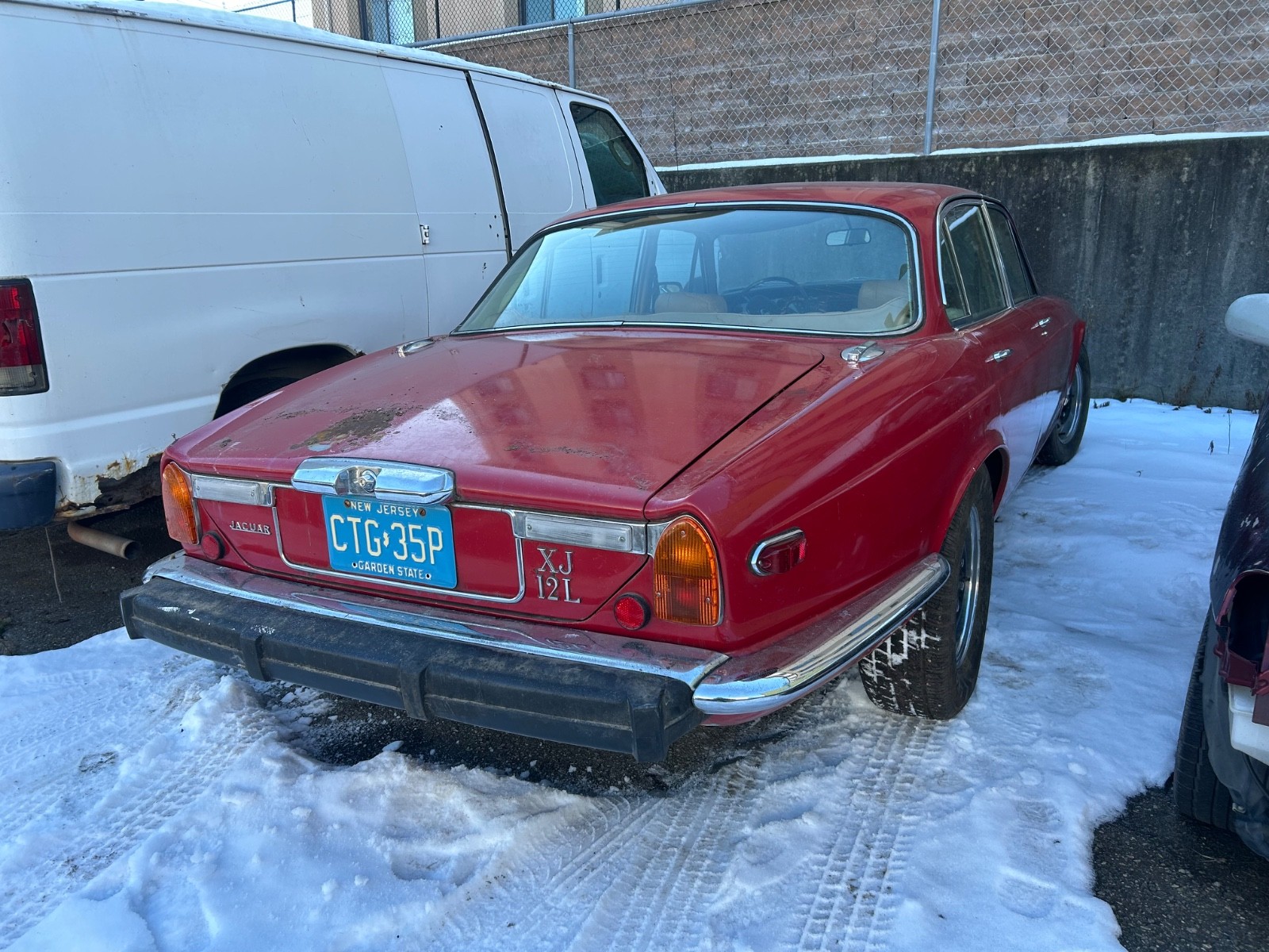 Jaguar-XJ12-1974-Sedan-12