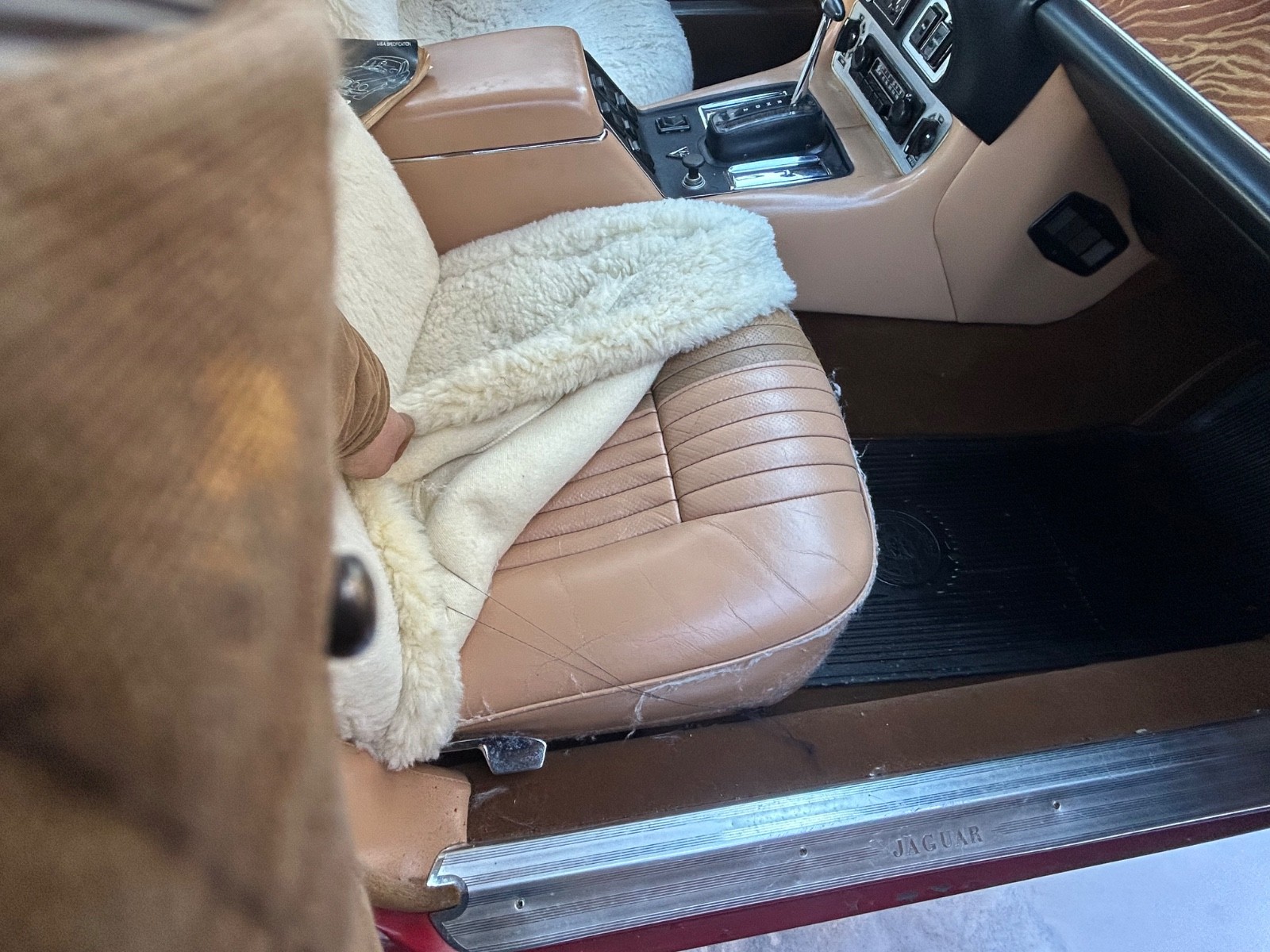 Jaguar-XJ12-1974-Sedan-13