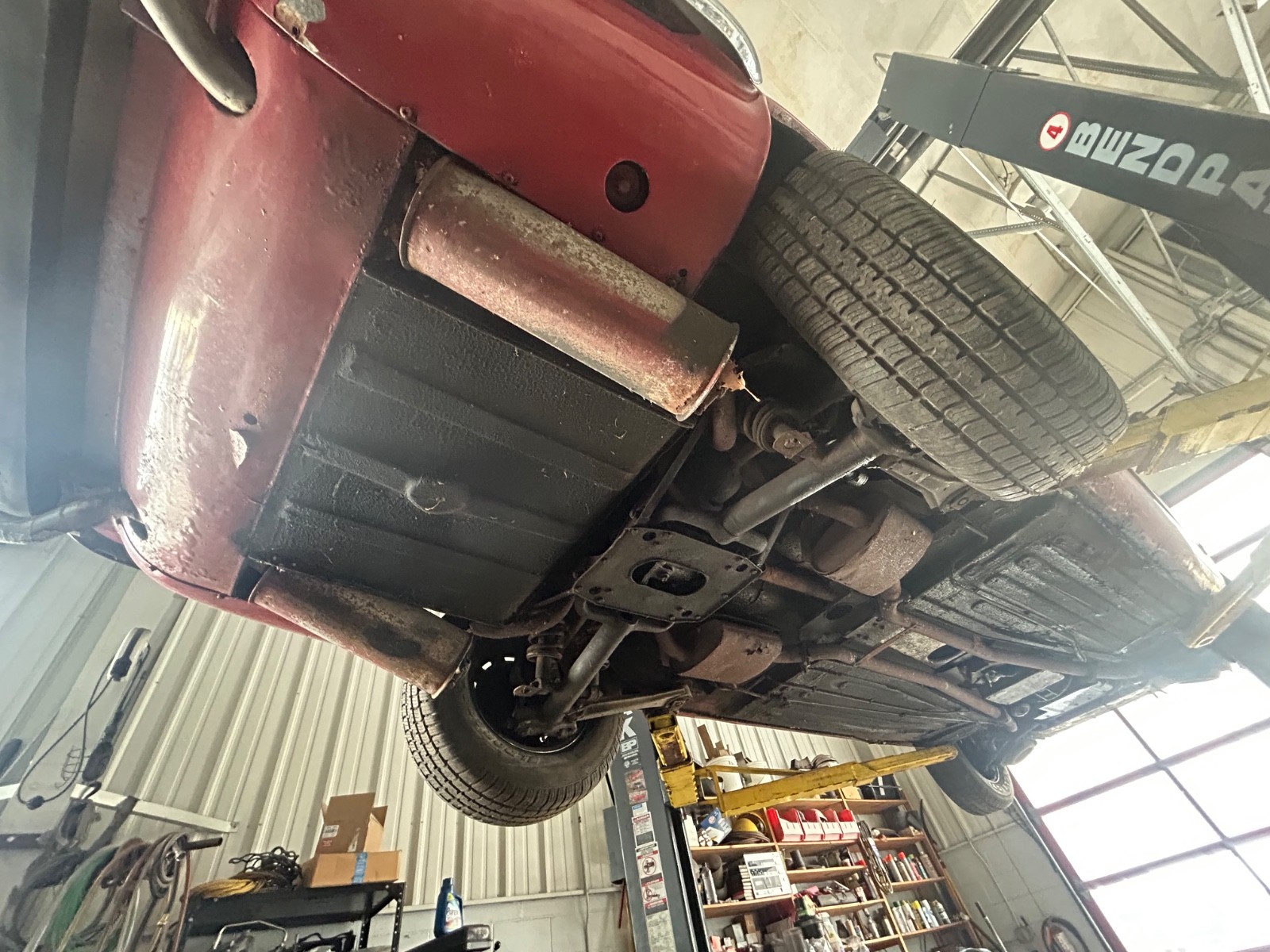 Jaguar-XJ12-1974-Sedan-16