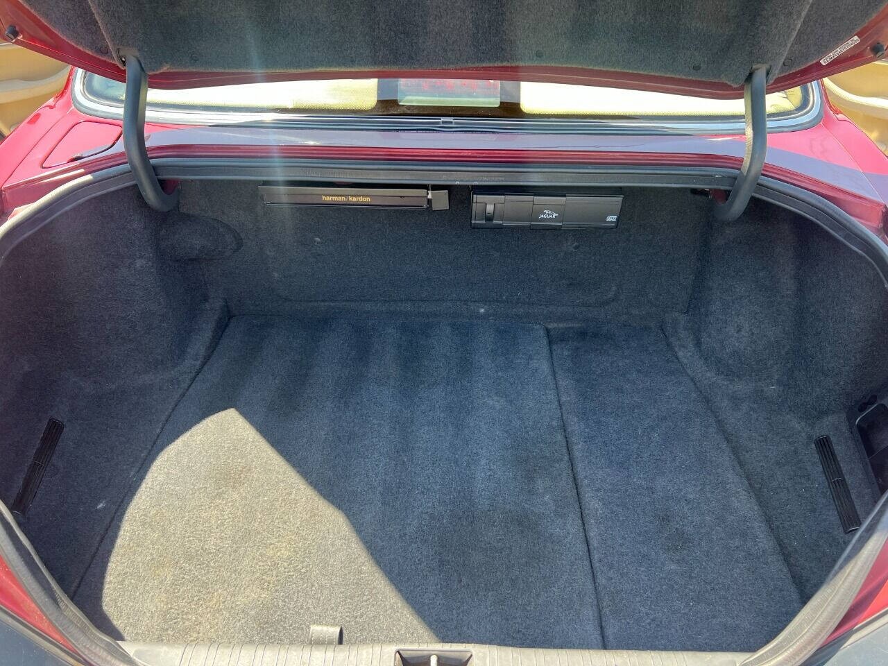 Jaguar-XJ12-1996-Sedan-14