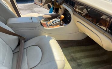 Jaguar-XJ12-1996-Sedan-15