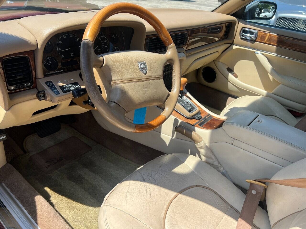 Jaguar-XJ12-1996-Sedan-17