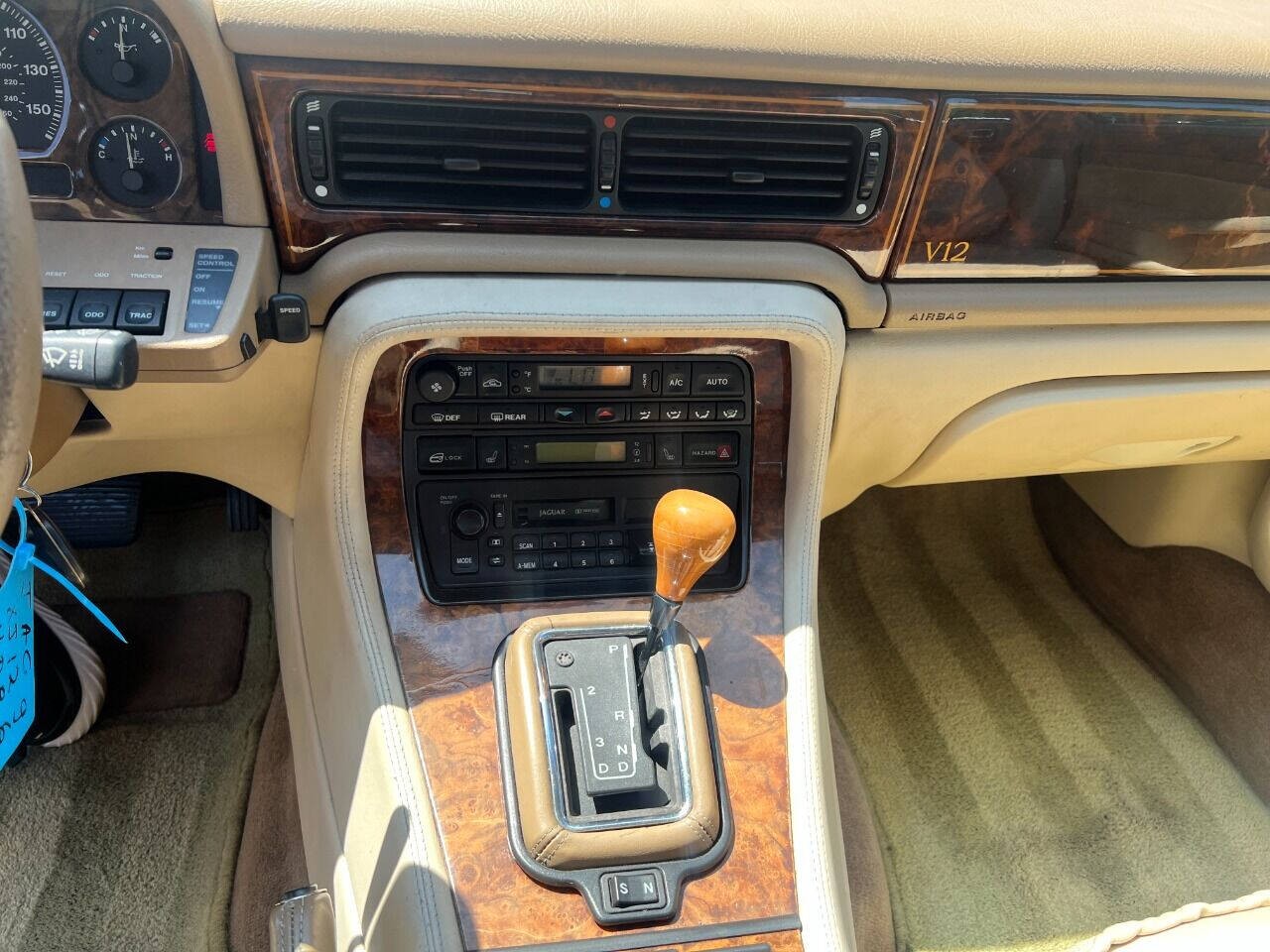 Jaguar-XJ12-1996-Sedan-18