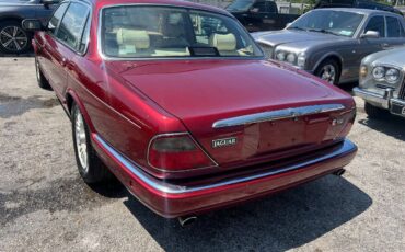 Jaguar-XJ12-1996-Sedan-3