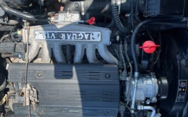 Jaguar-XJ12-1996-Sedan-4