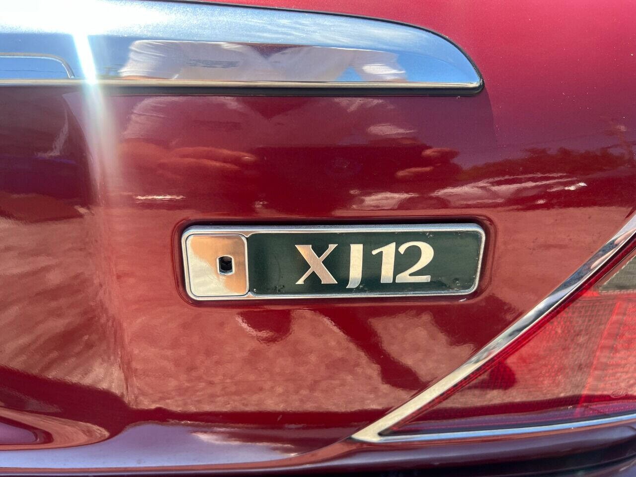 Jaguar-XJ12-1996-Sedan-9