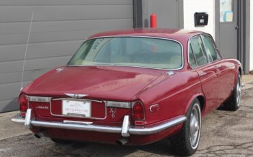 Jaguar-XJ6-1972-Sedan-1