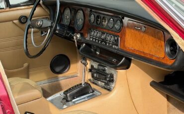 Jaguar-XJ6-1972-Sedan-16