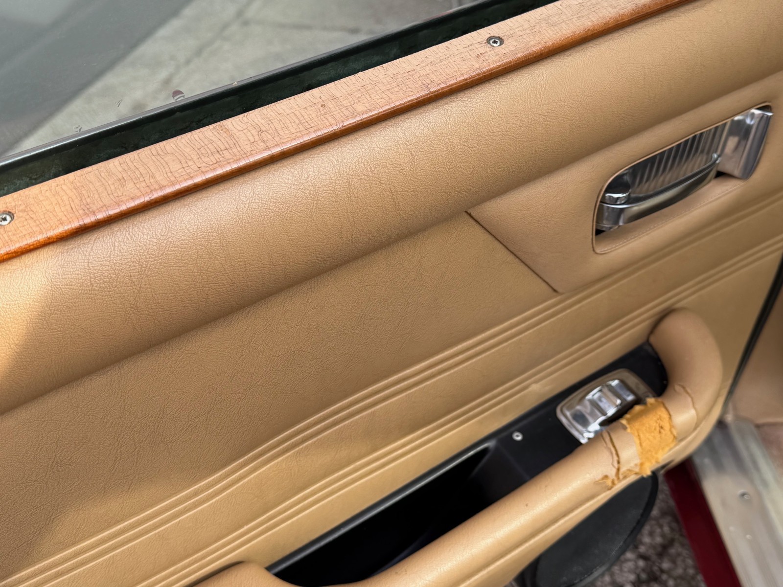 Jaguar-XJ6-1972-Sedan-21