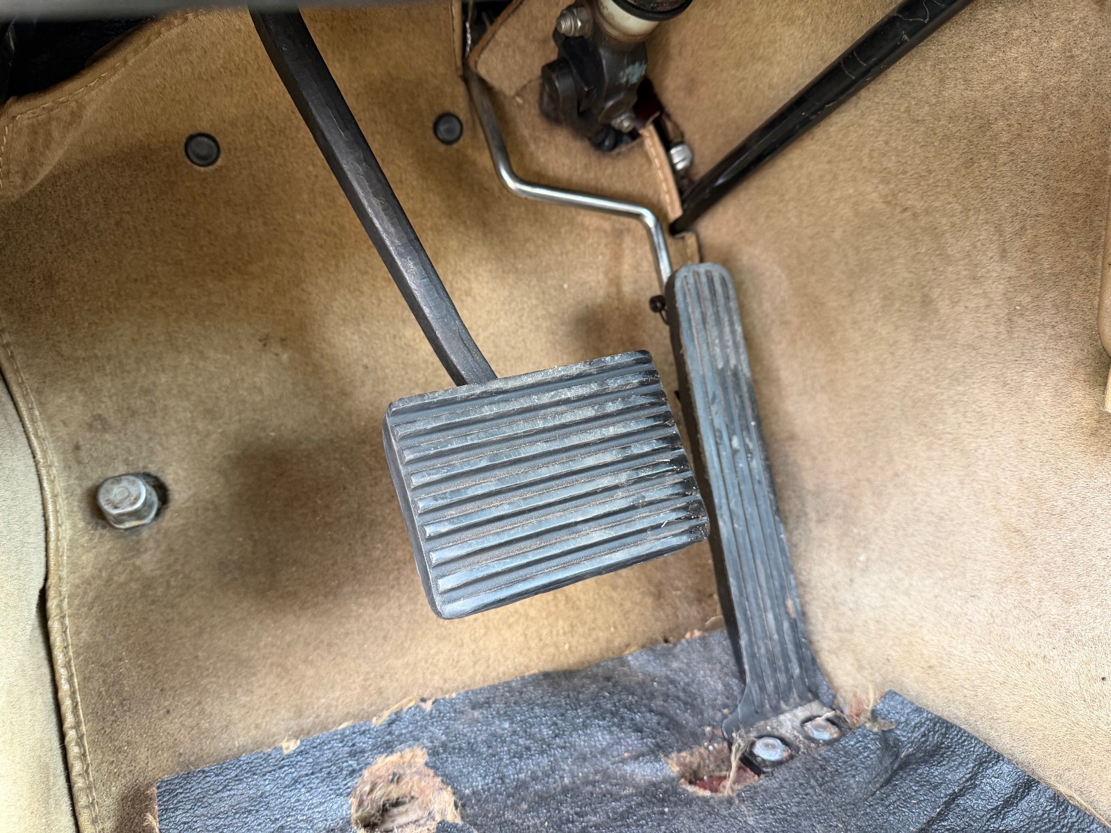 Jaguar-XJ6-1972-Sedan-22