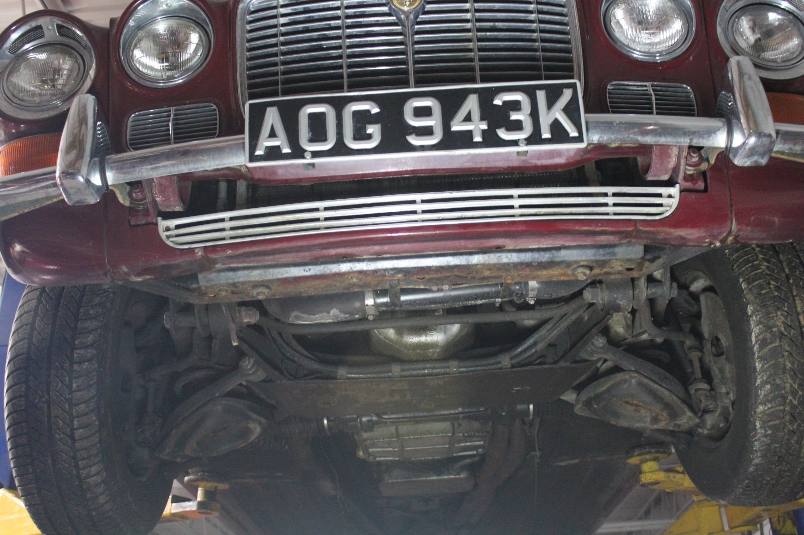 Jaguar-XJ6-1972-Sedan-31