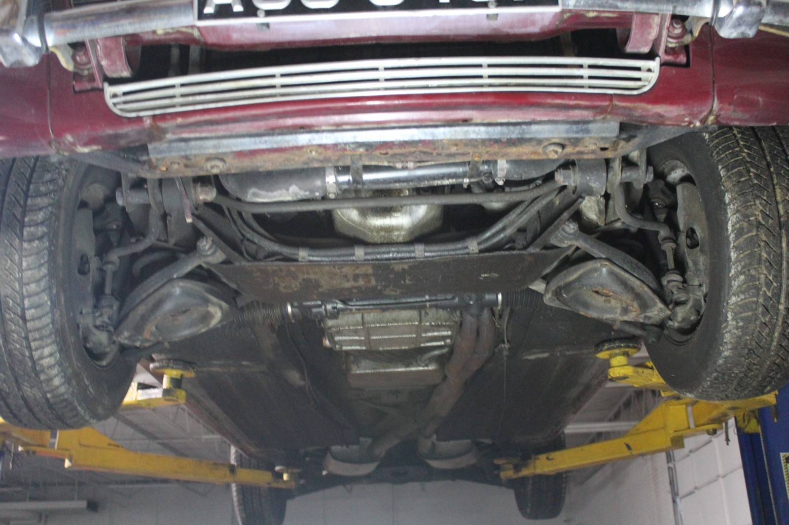 Jaguar-XJ6-1972-Sedan-32