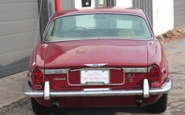 Jaguar-XJ6-1972-Sedan-7