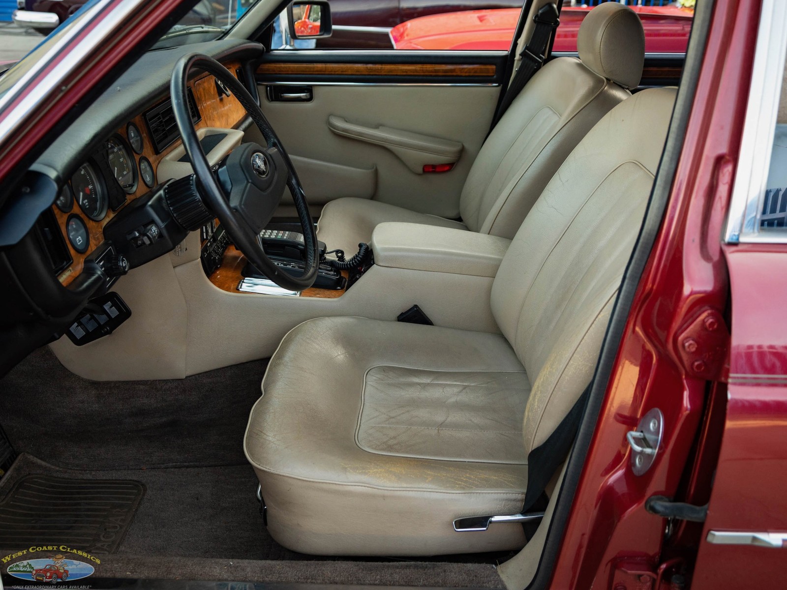 Jaguar-XJ6-1987-Sedan-31