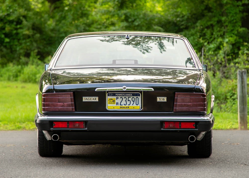 Jaguar-XJ6-1988-Sedan-10