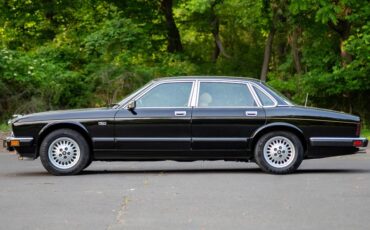 Jaguar-XJ6-1988-Sedan-11