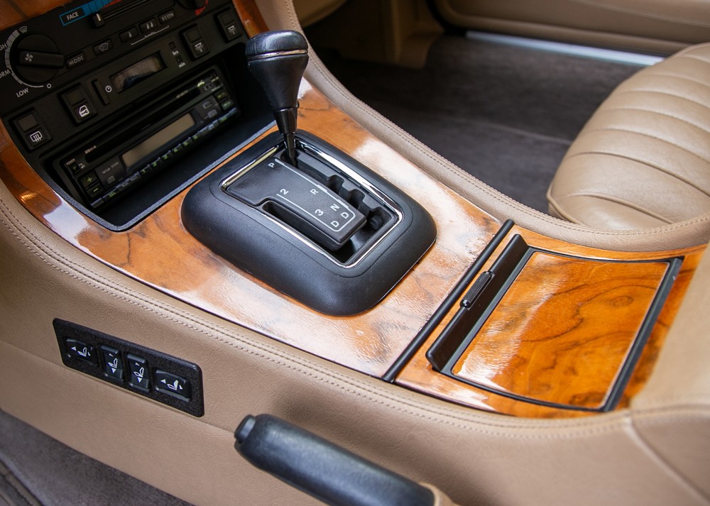 Jaguar-XJ6-1988-Sedan-13