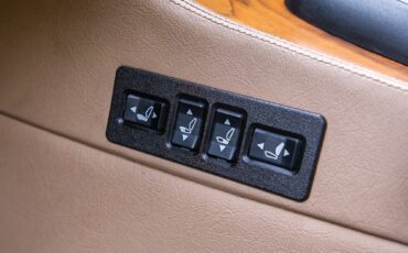 Jaguar-XJ6-1988-Sedan-15