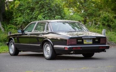 Jaguar-XJ6-1988-Sedan-3