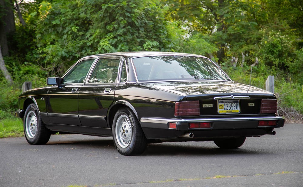Jaguar-XJ6-1988-Sedan-3