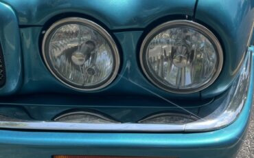 Jaguar-XJR-1995-Sedan-11