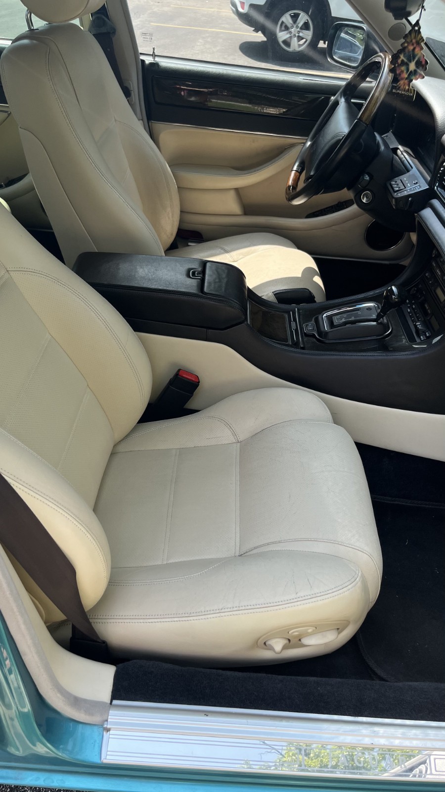 Jaguar-XJR-1995-Sedan-15