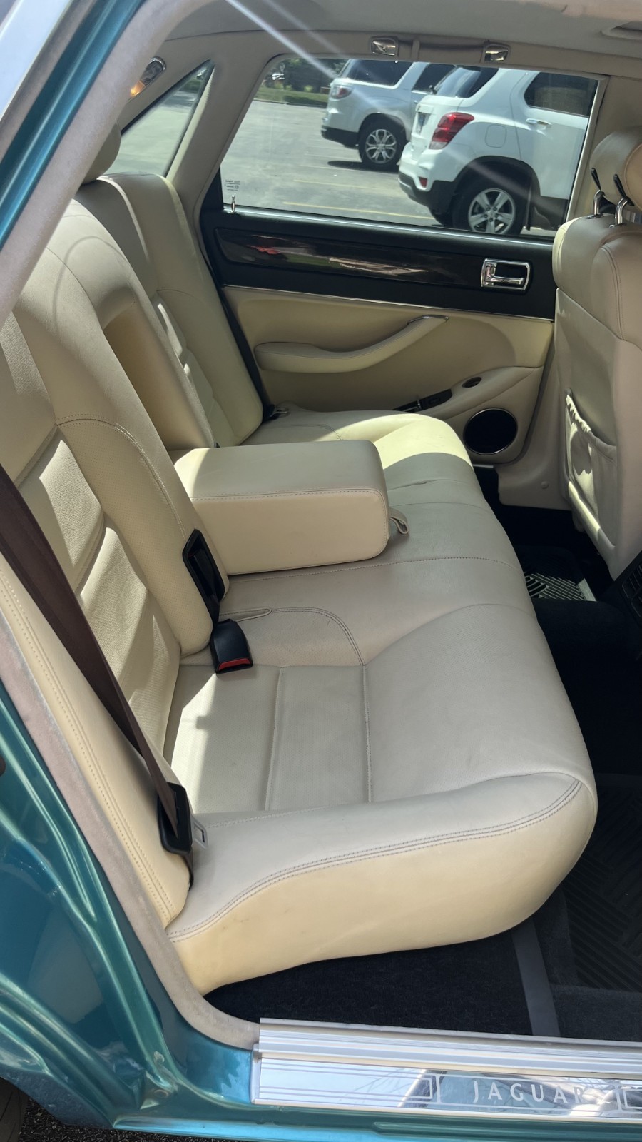 Jaguar-XJR-1995-Sedan-25