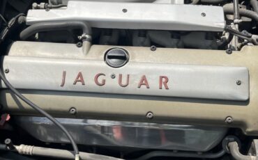 Jaguar-XJR-1995-Sedan-29