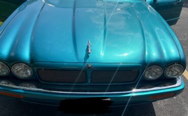 Jaguar-XJR-1995-Sedan-6