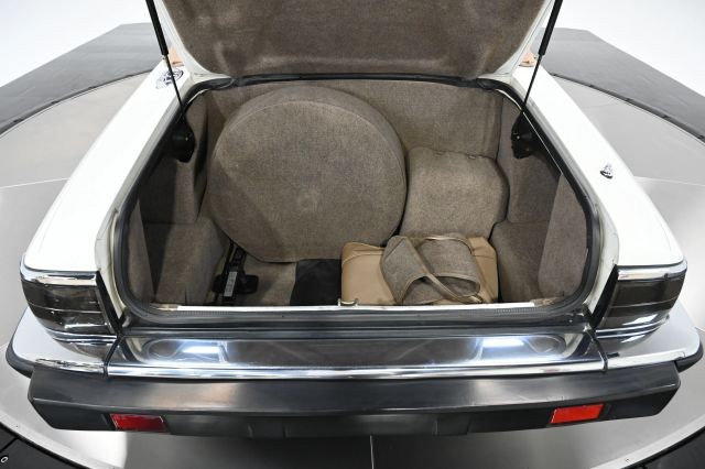 Jaguar-XJS-1993-Convertible-16