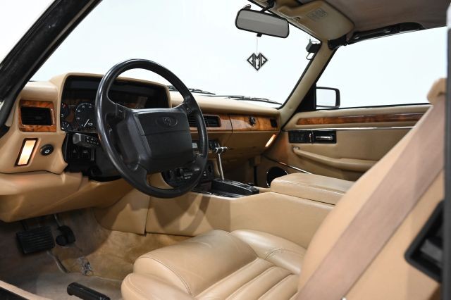 Jaguar-XJS-1993-Convertible-17