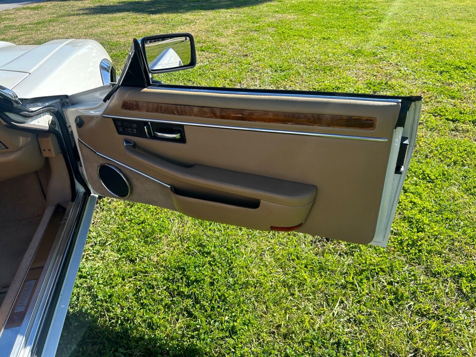 Jaguar-XJS-1994-Convertible-12