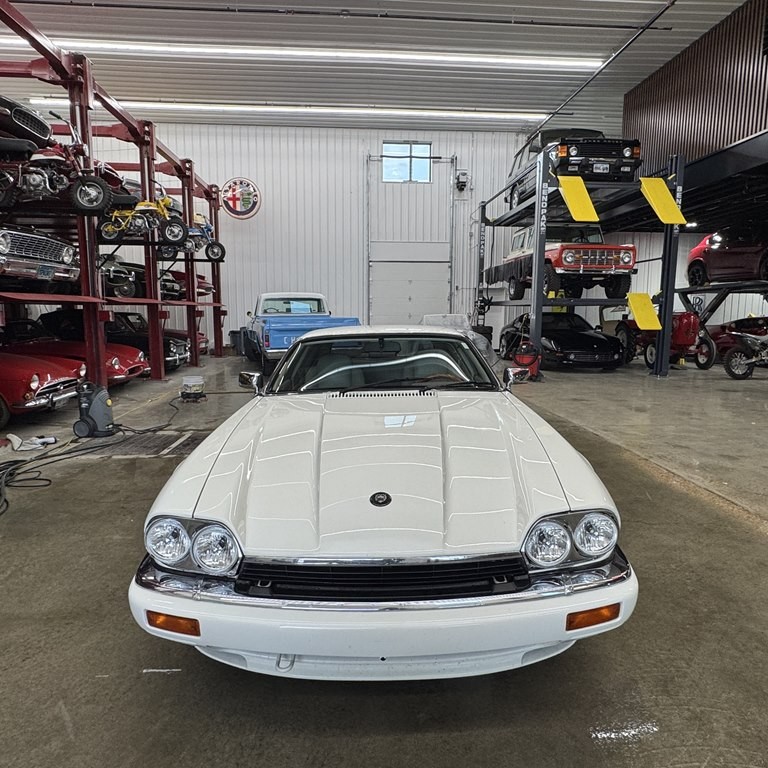 Jaguar-XJS-1995-Coupe-2