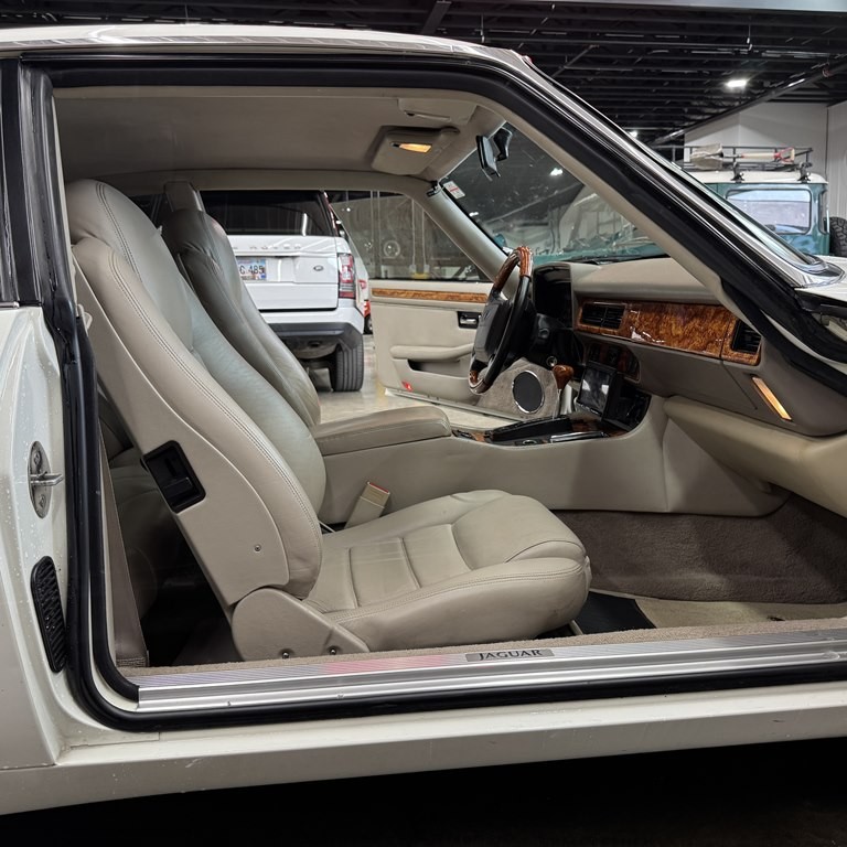 Jaguar-XJS-1995-Coupe-5