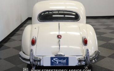 Jaguar-XK-1956-Coupe-8