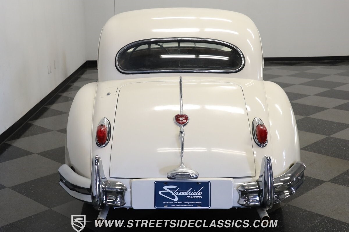 Jaguar-XK-1956-Coupe-8