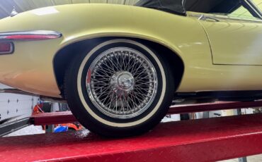 Jaguar-XK-1974-Convertible-11