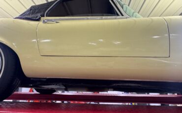 Jaguar-XK-1974-Convertible-12
