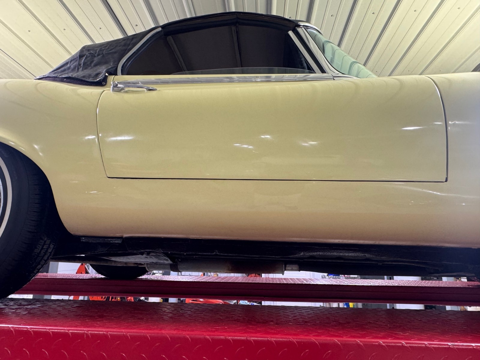 Jaguar-XK-1974-Convertible-12