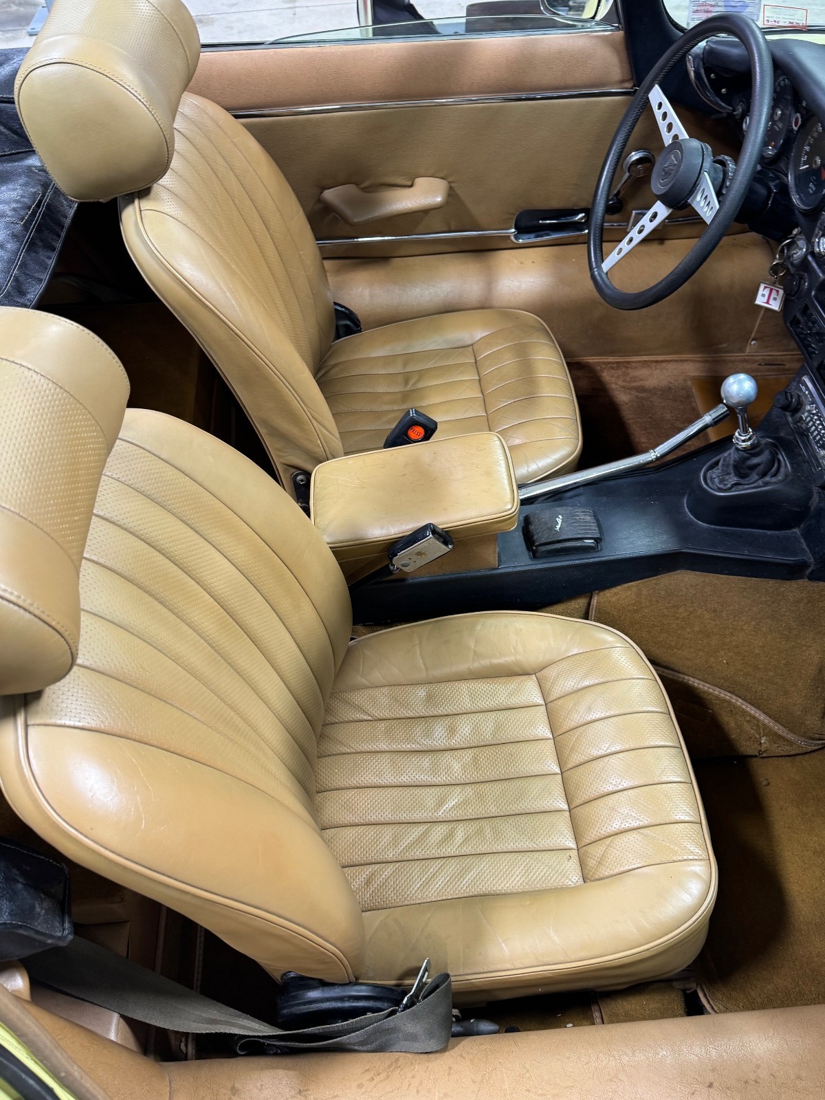 Jaguar-XK-1974-Convertible-16