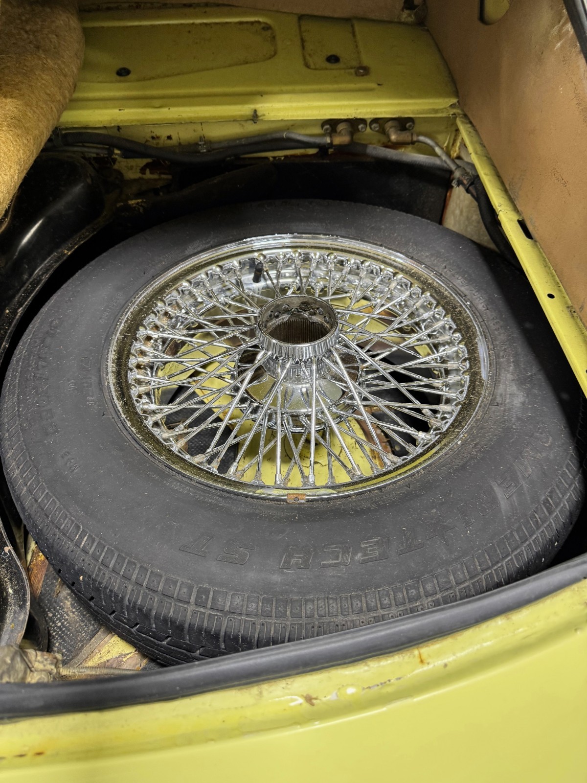 Jaguar-XK-1974-Convertible-21