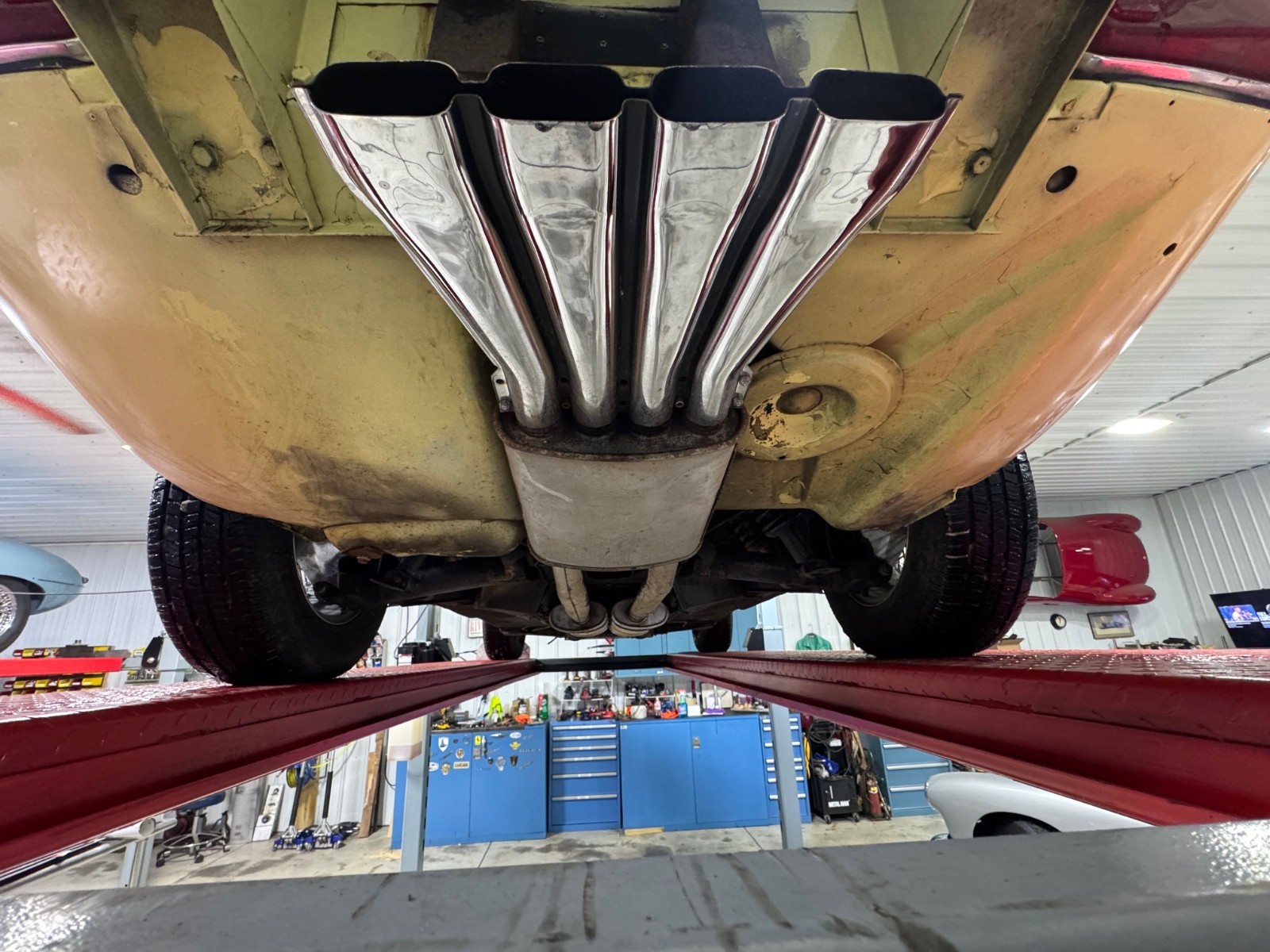 Jaguar-XK-1974-Convertible-23