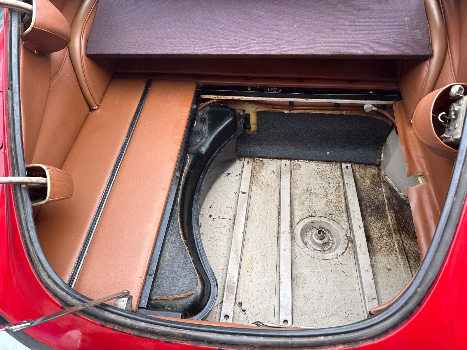 Jaguar-XKE-1969-Hatchback-13