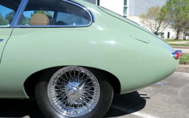 Jaguar-XKE-1971-Classic-Car-11