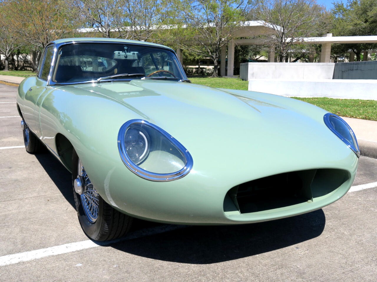Jaguar-XKE-1971-Classic-Car-16