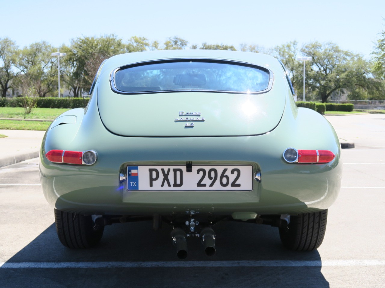 Jaguar-XKE-1971-Classic-Car-21