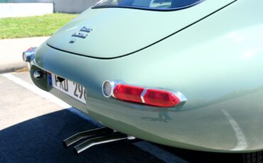 Jaguar-XKE-1971-Classic-Car-22