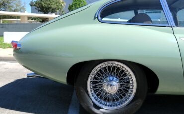 Jaguar-XKE-1971-Classic-Car-23