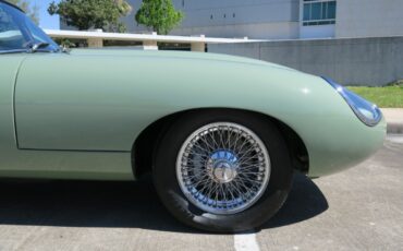 Jaguar-XKE-1971-Classic-Car-25